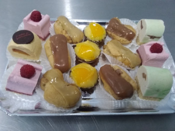 Les petits fours sucrées